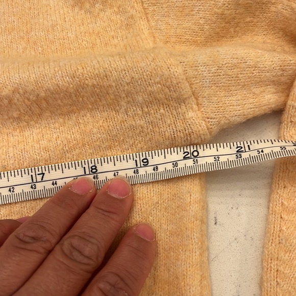 H&M creamsicle cardigan - Picture 2 of 5